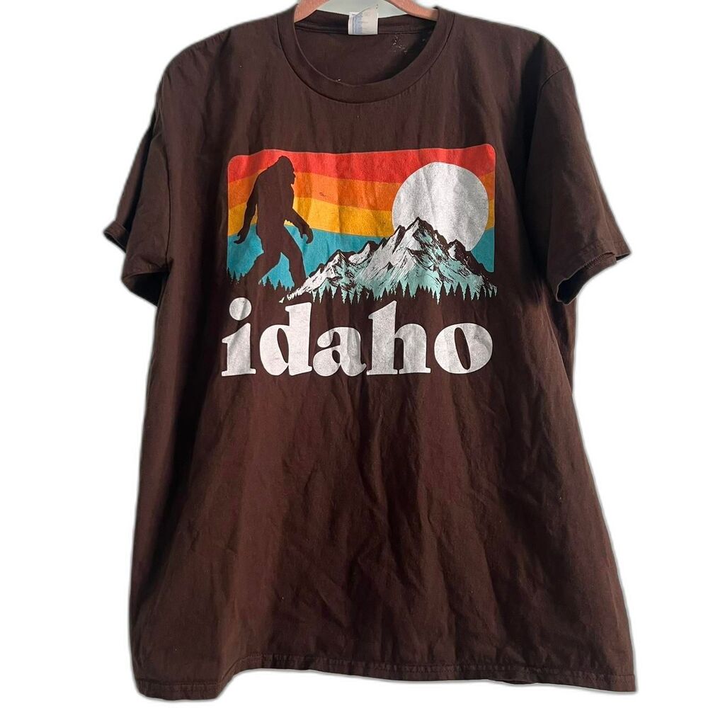 Bigfoot Idaho Graphic Tee Mountain Moon Trees Brown Size Large